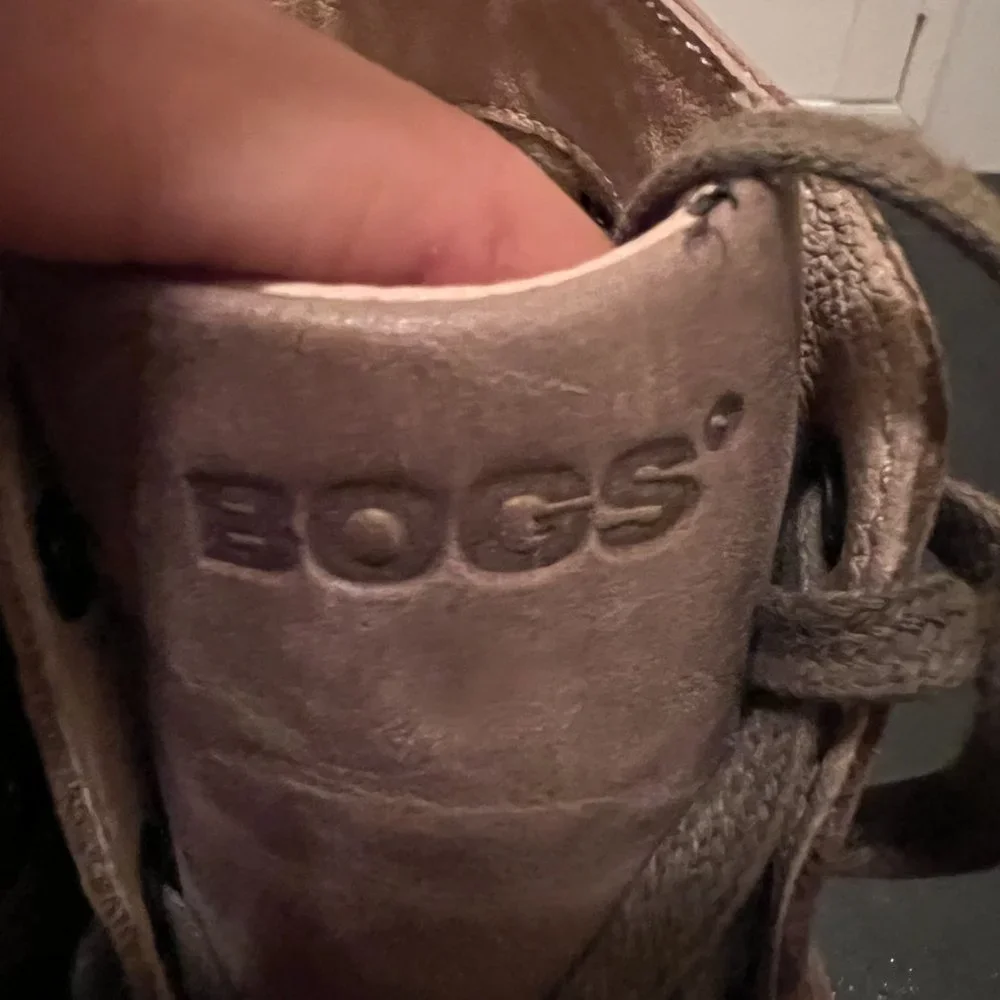 Bogs size 8.5 Carrie Chukka ankle boots